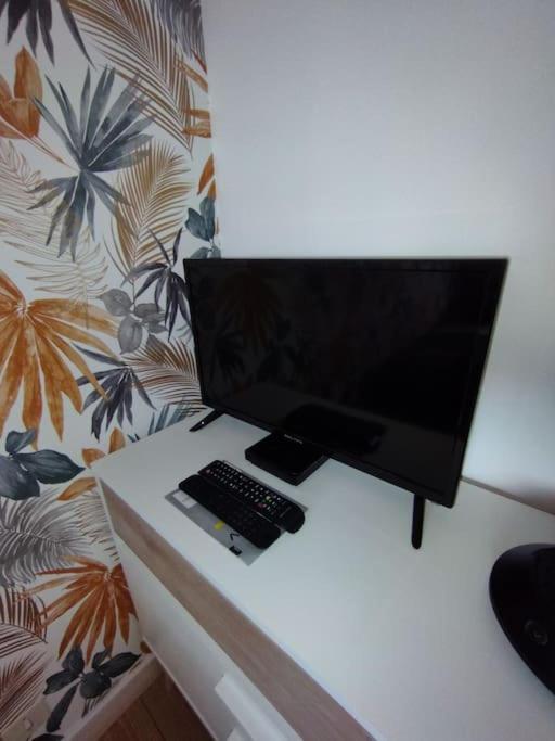 Le Ptit Nid De Louviers Tv/Fibre Daire Dış mekan fotoğraf